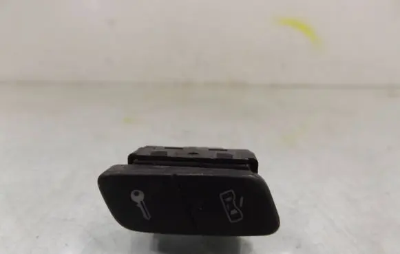 Volkswagen Polo IV 9N3 Central locking switch button 6Q1962125