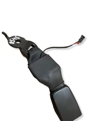 BMW 5 F10 F11 Middle seatbelt buckle (rear) 7243275