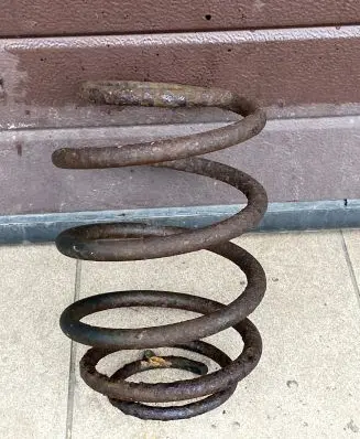 Jeep Cherokee III KJ Rear coil spring
