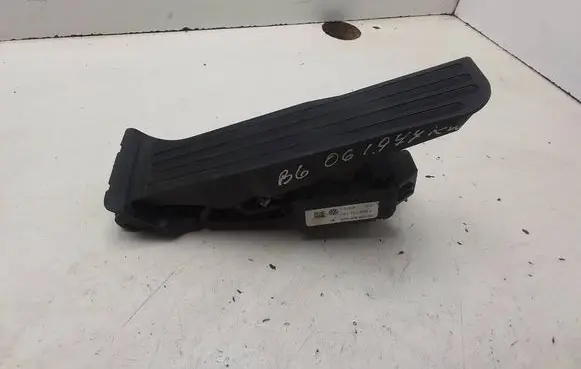 Volkswagen PASSAT B6 Accelerator throttle pedal 1K1721503L 6PV00860000