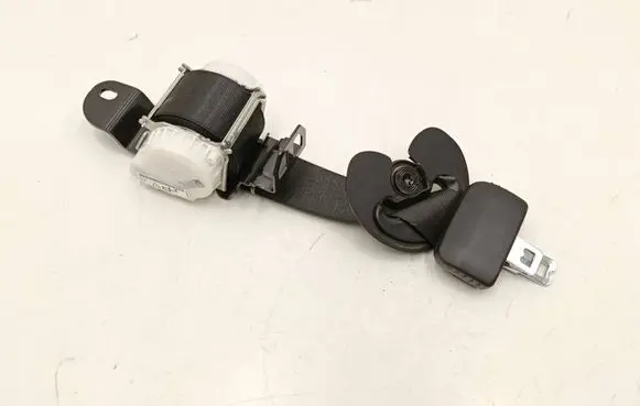 BMW 2 F46 Middle seatbelt (rear) 7469268