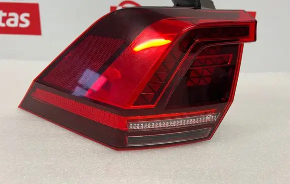 Volkswagen Tiguan Rear/tail lights 5NA945207F 2SD012521