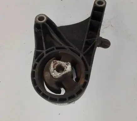Engine mount bracket