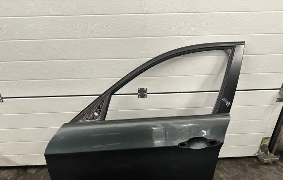 BMW 3 E90 E91 Front door L543