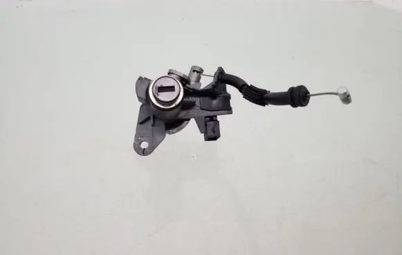 Audi A4 S4 B7 8E 8H Tailgate exterior lock 8E0827573