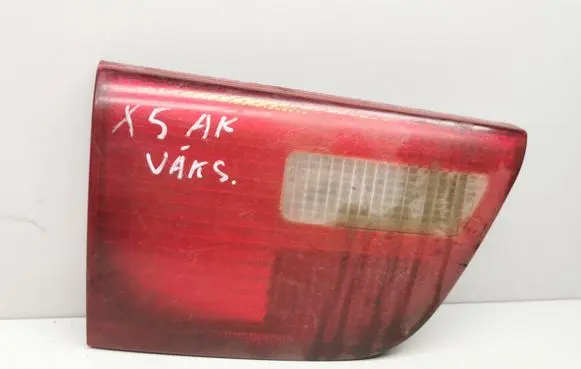 Tailgate rear/tail lights