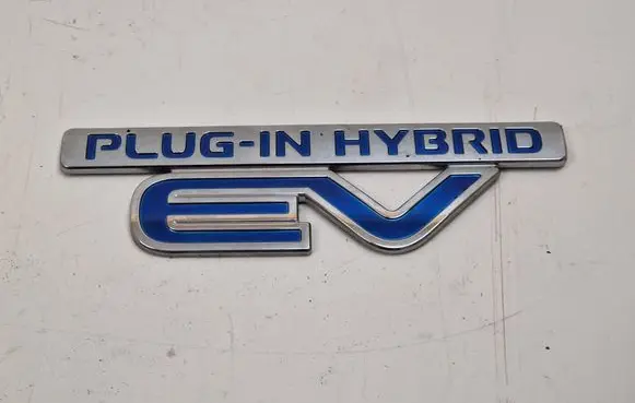 Mitsubishi Outlander Manufacturer badge logo/emblem
