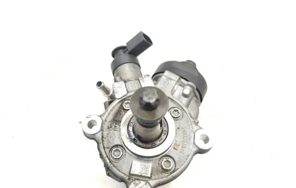 BMW X1 F48 F49 Fuel injection high pressure pump 0445010733 0928400840 8514138