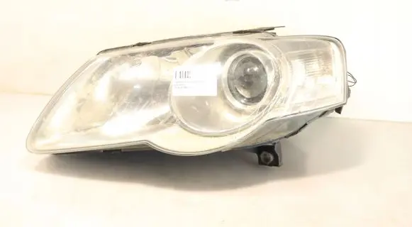 Volkswagen PASSAT B6 Headlight/headlamp