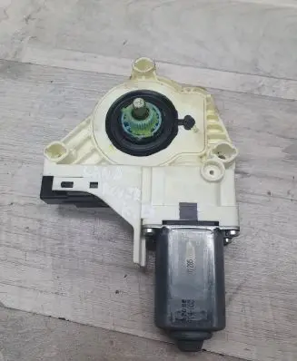 Land Rover Discovery 4 - LR4 Rear door window regulator motor 0536010002
