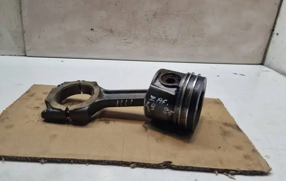 Opel Zafira B Piston with connecting rod 082214
