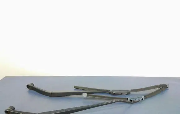 Chrysler Pacifica Front wiper blade arm