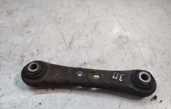 Rear control arm