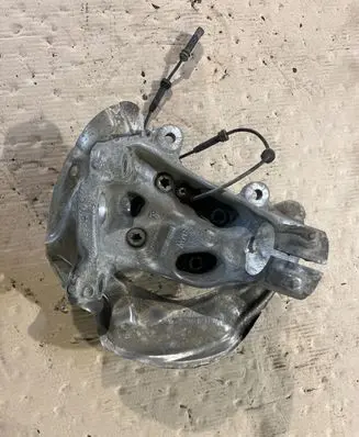 BMW 1 F20 F21 Front wheel hub spindle knuckle 6792286