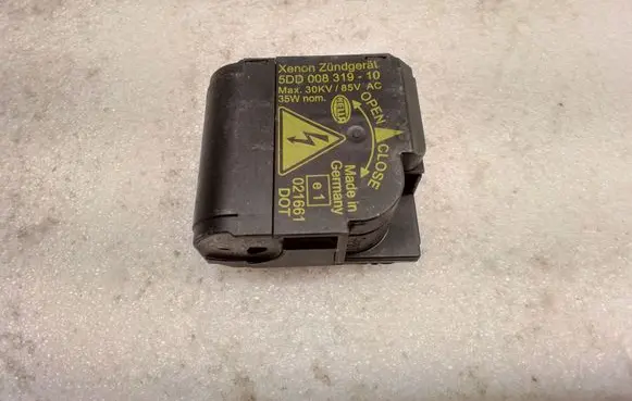 BMW 5 E60 E61 Headlight ballast module Xenon 5DD00831910