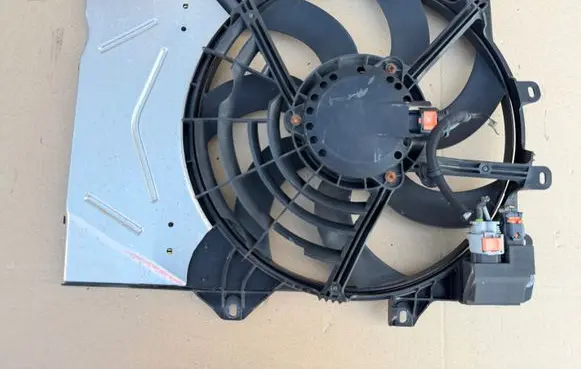Peugeot 2008 I Electric radiator cooling fan 9801666680
