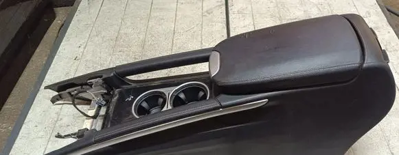 Mercedes-Benz ML W164 Armrest 