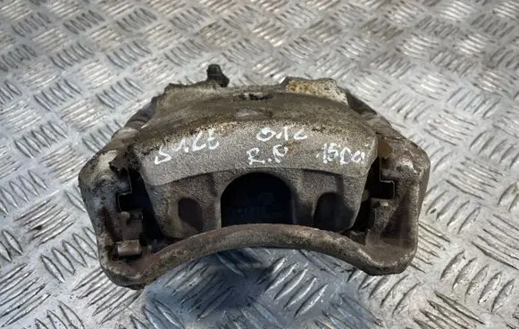 Nissan Juke I F15 Front brake caliper