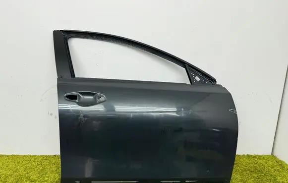 KIA Ceed Front door