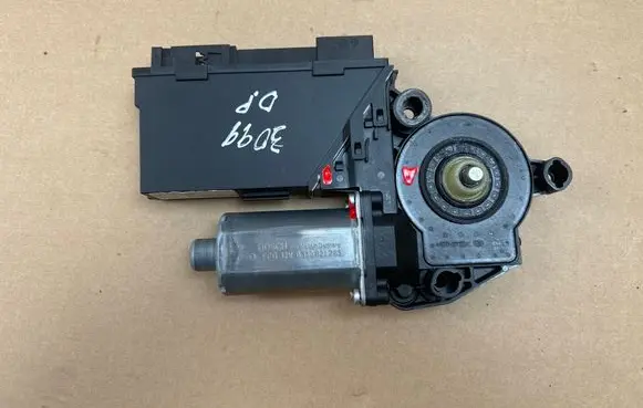 Porsche Cayenne (9PA) Front door window regulator motor 7L0959702G