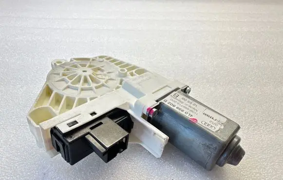 Audi Q7 4L Front door window regulator motor 4L0959802B 1036989719200