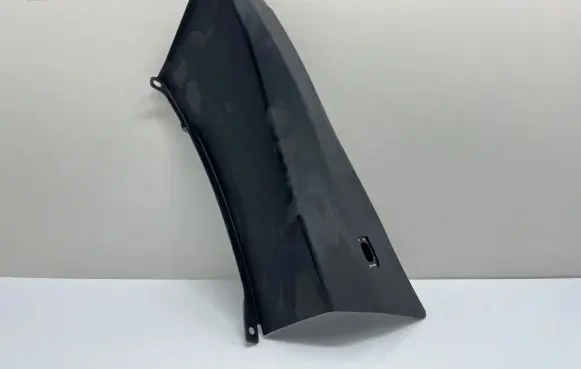 (D)pillar trim (top)