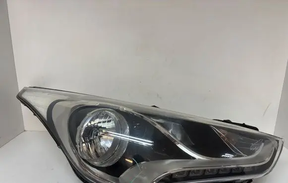 Hyundai Veloster Headlight/headlamp 9210220030 921022V160