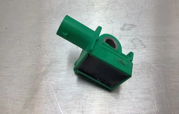Volkswagen Touran II Airbag deployment crash/impact sensor 5K0959351 5WK44800 5WK42800