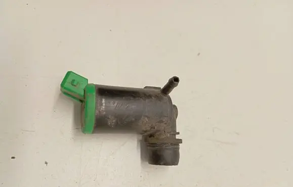 Volkswagen Transporter - Caravelle T5 Windscreen/windshield washer pump