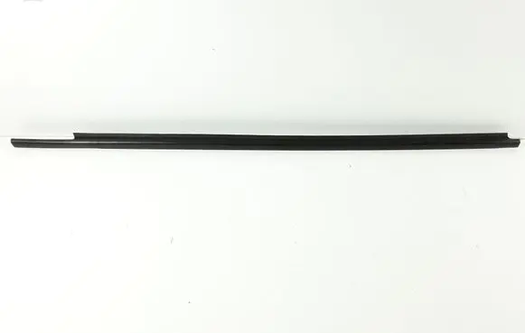 Toyota Yaris Rubber seal front door window/glass 
