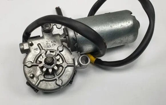 Mercedes-Benz S W140 Seat adjustment motor 0390206643