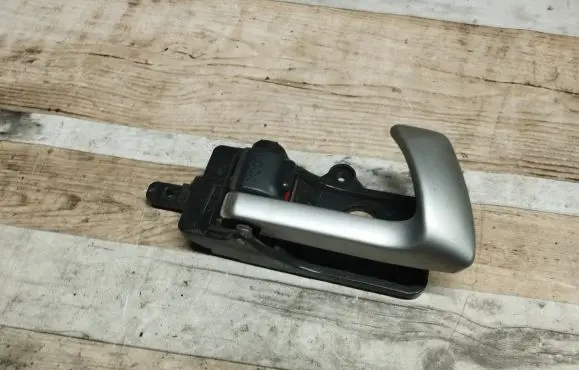 Rear door interior handle