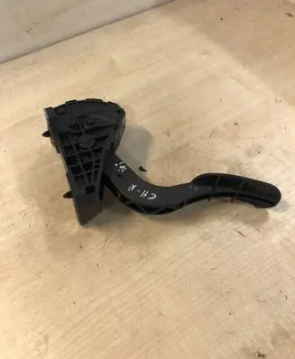 Toyota C-HR I Accelerator throttle pedal 78110F4020 16212A1
