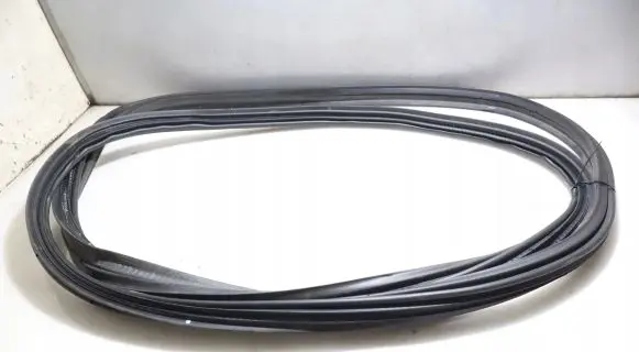 Toyota Yaris Cross Seal rubber (tailgate) 