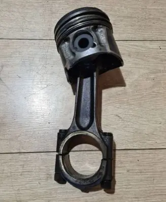 Volvo V70 Piston with connecting rod