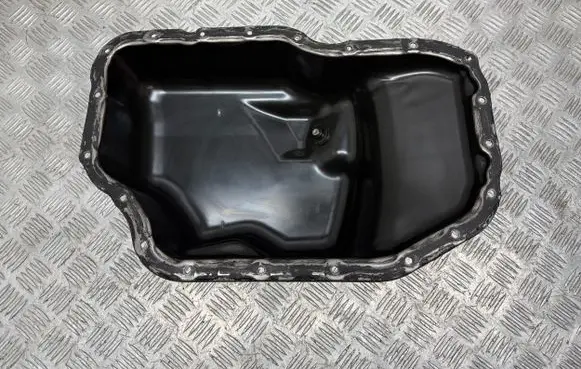 Toyota Corolla Verso AR10 Oil sump 121020R010