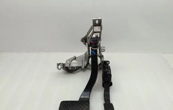 Audi A6 S6 C6 4F Pedal assembly 4F1723117F