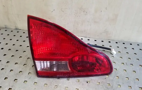 Toyota Avensis Verso Tailgate rear/tail lights