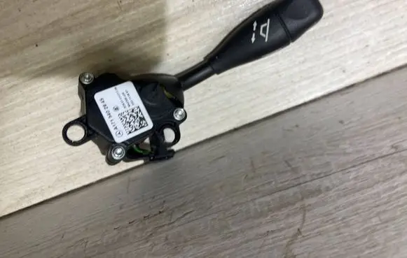 Mercedes-Benz CLS C219 Steering wheel adjustment switch A1715402945