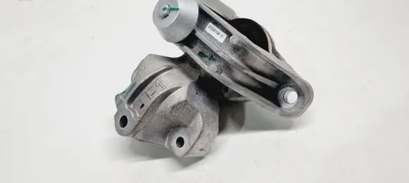 Engine mount bracket