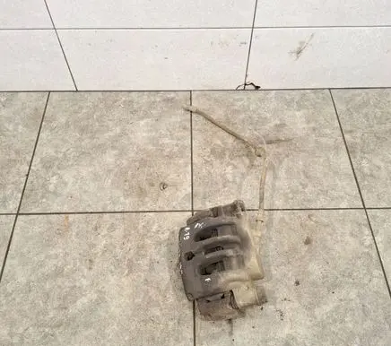 Mercedes-Benz Vito Viano W447 Front brake caliper A0044205383 A4474207600