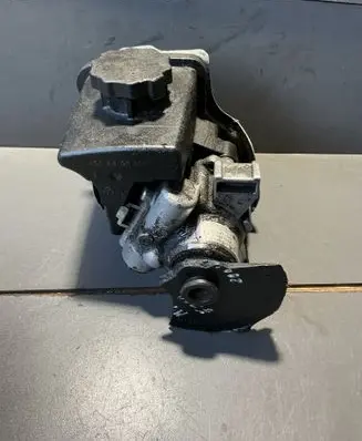 Mercedes-Benz E W211 Power steering pump A0034664301 7692900519