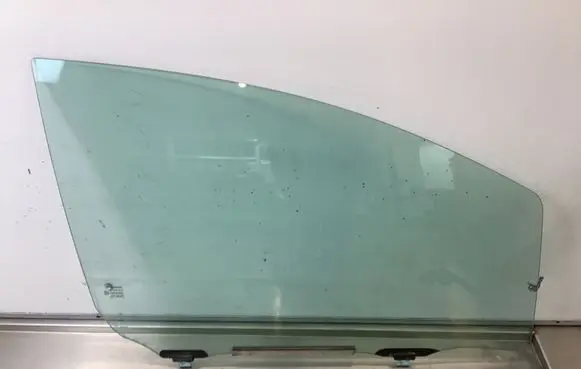 Toyota Yaris Front door window glass four-door 43R007951