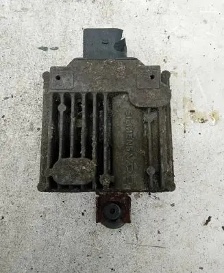 Volkswagen Touareg II Fuel injection pump control unit/module 7P0906093 12471489 A2C53355730