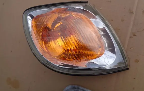 Hyundai Trajet Front indicator light