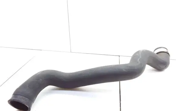 Mercedes-Benz C W203 Engine coolant pipe/hose