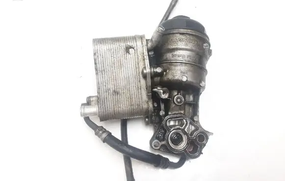 Volvo XC70 Oil filter mounting bracket 6750373101