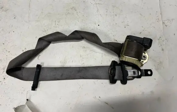 BMW X5 E53 Front seatbelt 7300043594