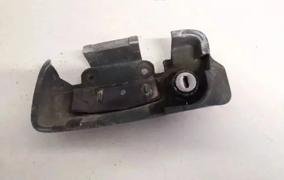 Opel Zafira A Front door lock (next to the handle) 
