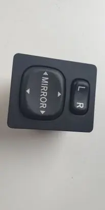 Toyota Prius (XW30) Wing mirror switch